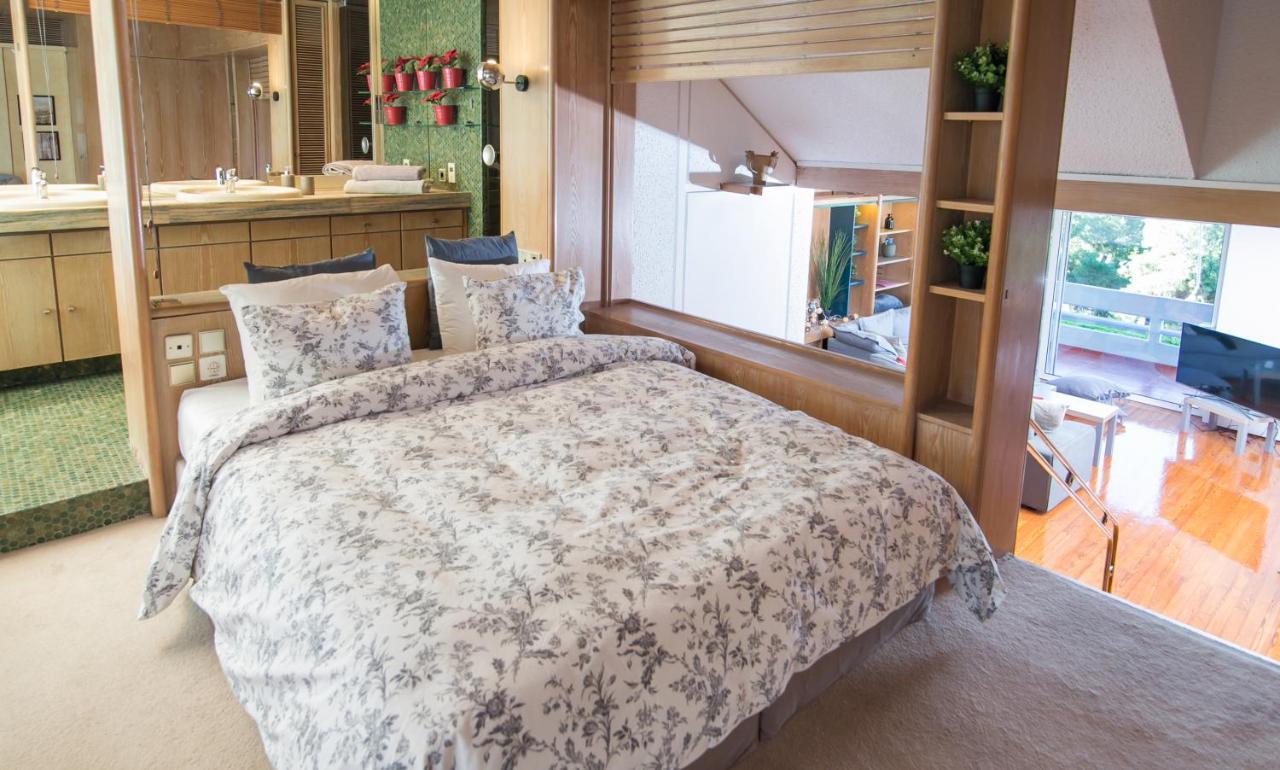 One-Of-A-Kind Athens Riviera Apartment Екстериор снимка